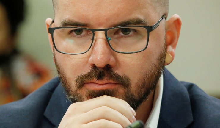 Jackson arremete judicialmente contra la UDI y Espinoza por difamaciones: Advierte que 