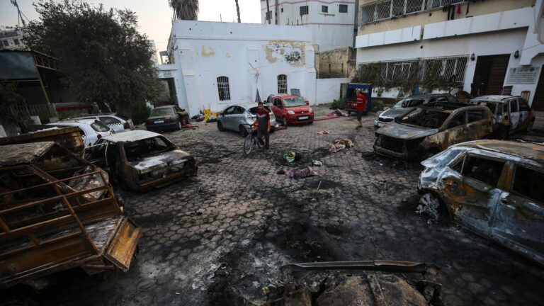 Inteligencia de Estados Unidos afirma que murieron entre 100 a 300 personas en explosión en hospital de Gaza