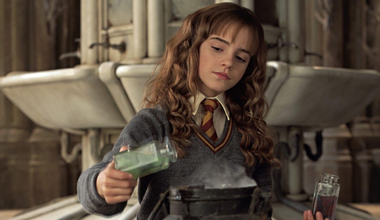 Usach realiza feria científica ambientada en el universo de Harry Potter: Habrá pociones, runas y el encantamiento expecto patronum