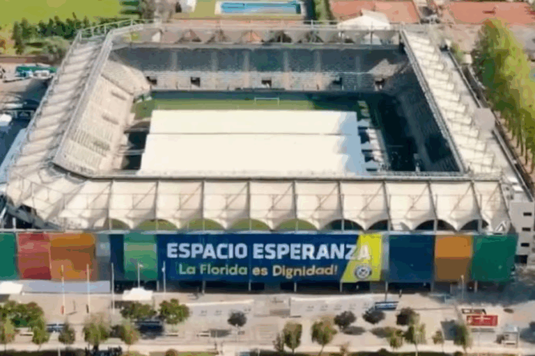 Feria laboral en La Florida ofrece dos mil empleos con sueldos que ascienden hasta $2 millones