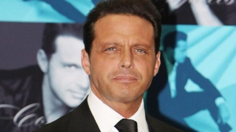 Expareja de Luis Miguel lo demandó por pensión de alimentos impagas