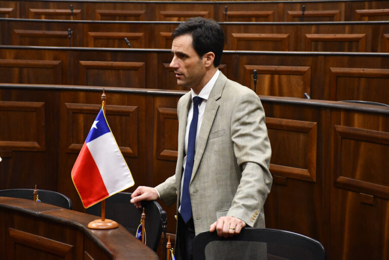 Hoy se instala la Comisión Mixta del proceso constitucional: Tendrán cinco días para llegar a acuerdos