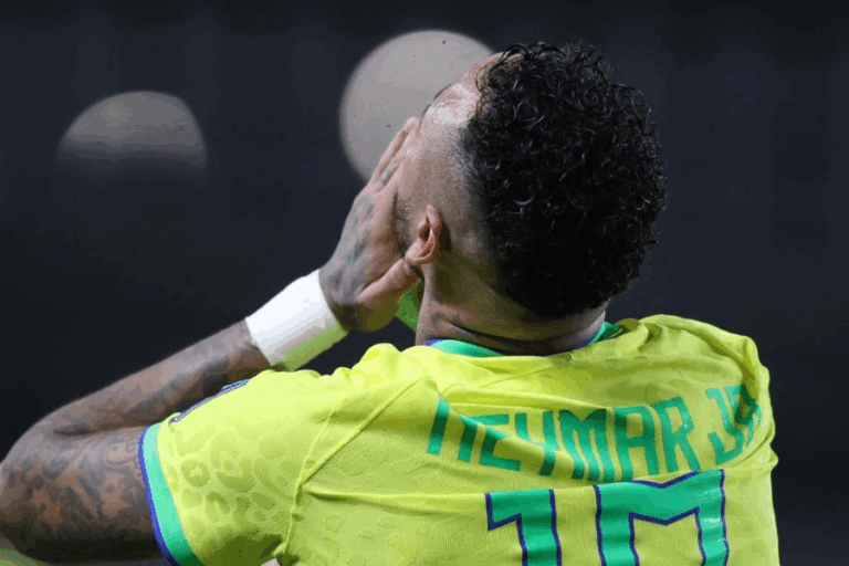 Rotura de ligamento cruzado y menisco: La lesión que dejará a Neymar por meses fuera de las canchas