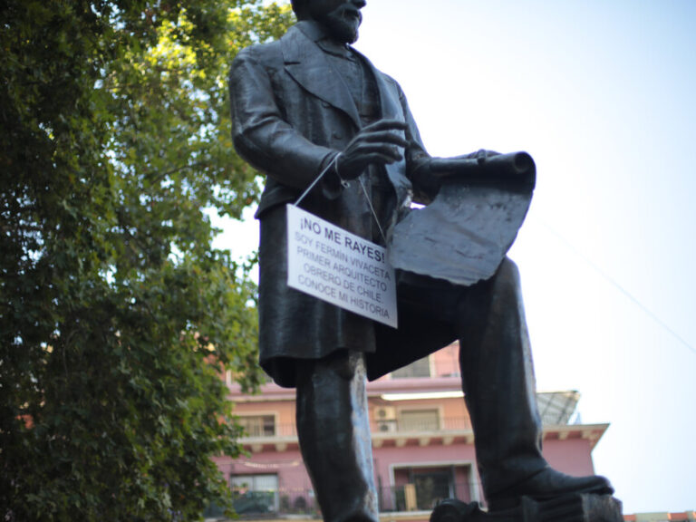 Gobernación de la RM seguirá con plan de limpieza a pesar de petición del Consejo de Monumentos