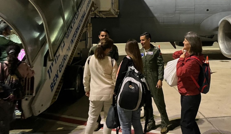 Testimonio de chilena en primer vuelo humanitario: “La FACh nos acogió con un cariño increíble, verlos nos tranquilizó”