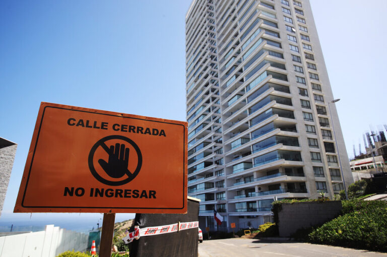 Drones 24/7: Gobierno anuncia refuerzo de seguridad a edificios afectados por socavones en Viña que fueron robados
