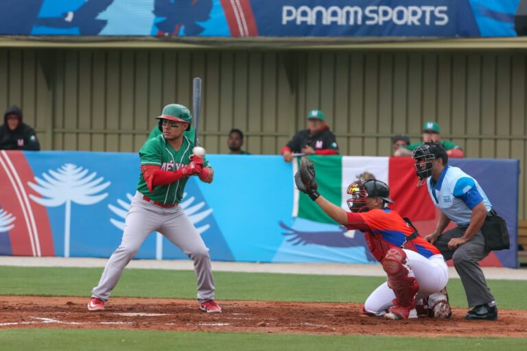 Selección de béisbol de Chile cae por 16-0 ante México en la ronda inaugural de Santiago 2026