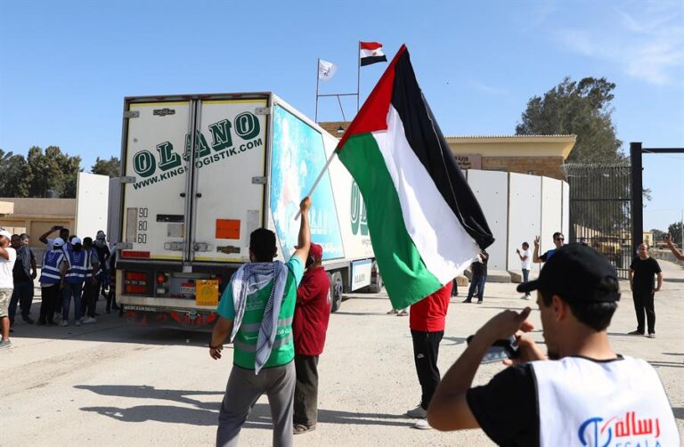 Gaza recibe ayuda humanitaria desde Egipto: OMS aboga por un 