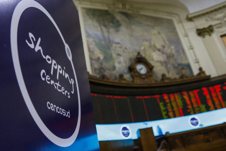 Cencosud dice que sanción a CEO se da en el marco de negociaciones 