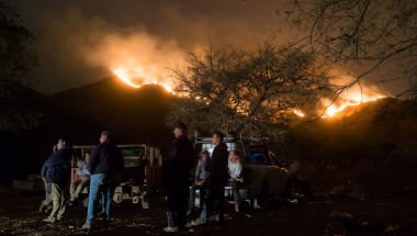Argentina: Bomberos evacúan 20 familias ante el riesgo por incendios forestales en Córdoba