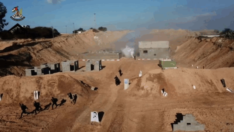Combatientes de Hamás entrenaron a plena vista y a solo kilómetros de la frontera fortificada de Israel para su letal ataque