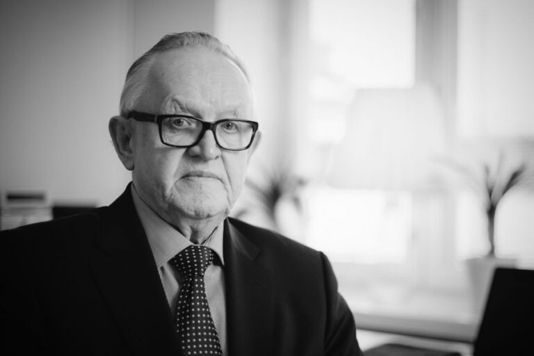 Martti Ahtisaari, premio Nobel de la paz y expresidente de Finlandia, murió a los 86 años