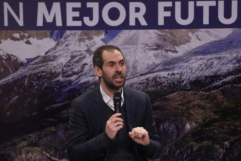 Grau se reunió con Sinovac: Aseguró que 