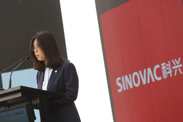 Gobierno anunció que Sinovac desistió instalar planta en Antofagasta y está llevando negociaciones con Colombia