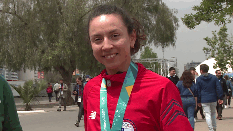 Aranza Villalón recuerda a su hermano tras victoria en Santiago 2023: 