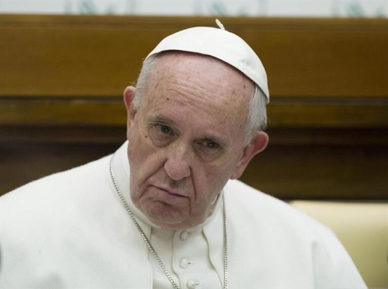 El papa Francisco aconseja separarse 