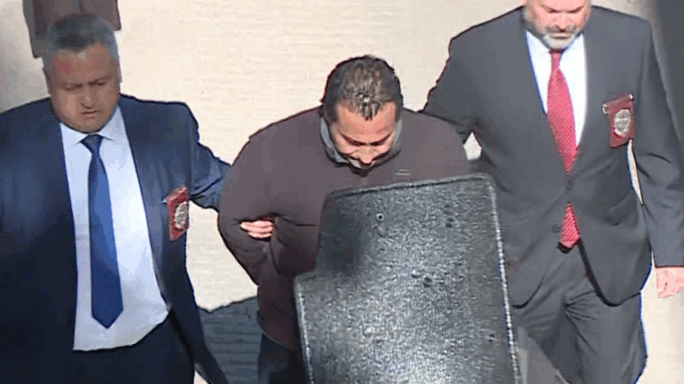 Alcalde de Algarrobo queda en prisión preventiva: Es acusado de desviar más de $1.000 millones