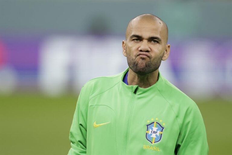 Fiscalía española pide 9 años de cárcel para futbolista Dani Alves tras acusación de agresión sexual