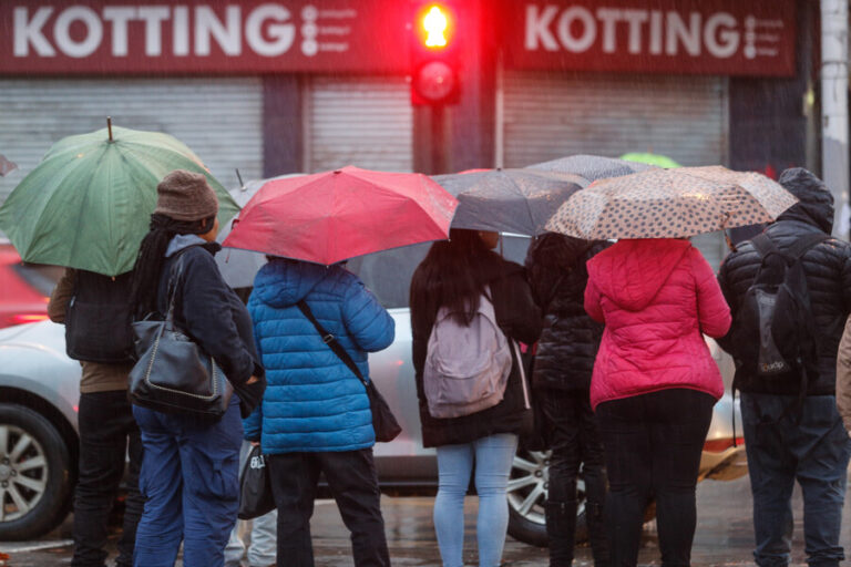 Tras intensa lluvia, ¿se viene el frío?: Meteoróloga detalla el pronóstico del tiempo para la próxima semana