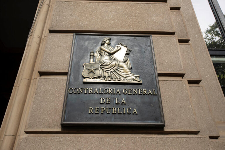 Contraloría acepta decreto que elimina cuatro fiscalías militares, ingresado por el presidente Gabriel Boric