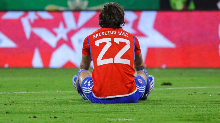 Brereton a la banca y Alexis de capitán: Esta es la formación de Chile para el partido frente a Ecuador