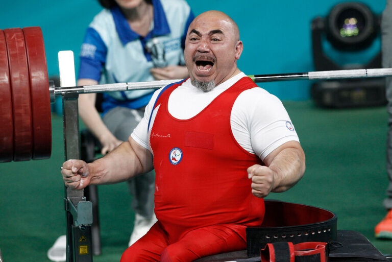 Siguen los triunfos para Chile en Santiago 2023: Equipo de para powerlifting logra llevarse la medalla de oro