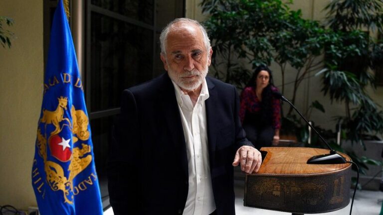 Tras allanamiento al Minvu: Montes reitera que no renunciará a su cargo y recibe respaldo del Gobierno