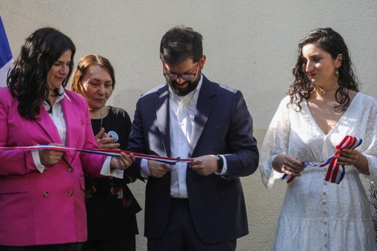 Presidente Boric inaugura Centro de Atención y Reparación para Víctimas de Violencia Sexual: 