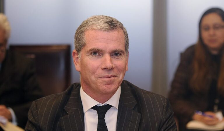Exministro Bulnes fue formalizado por agredir a empresario: Quedó con prohibición de acercarse a la víctima