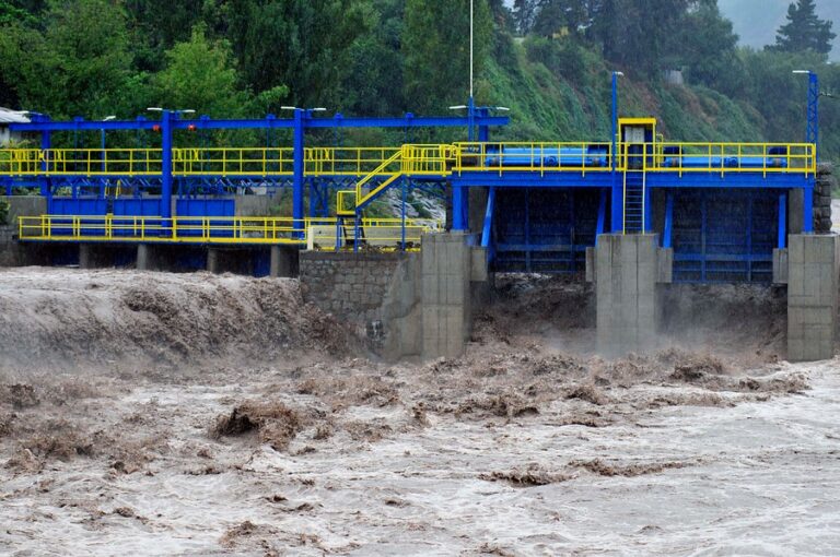 Sistema frontal: Aguas Andinas declara alerta temprana por turbiedad en los ríos Maipo y Mapocho