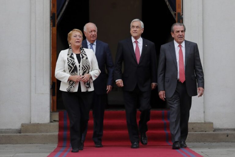 Definición de expresidentes de cara al plebiscito constitucional: ¿Inclina la balanza?