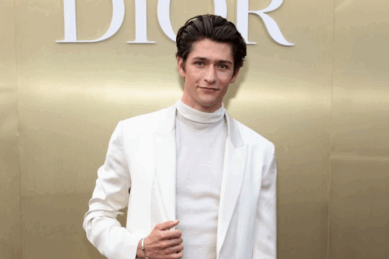 Diagnostican a Barton Cowperthwaite, actor de 