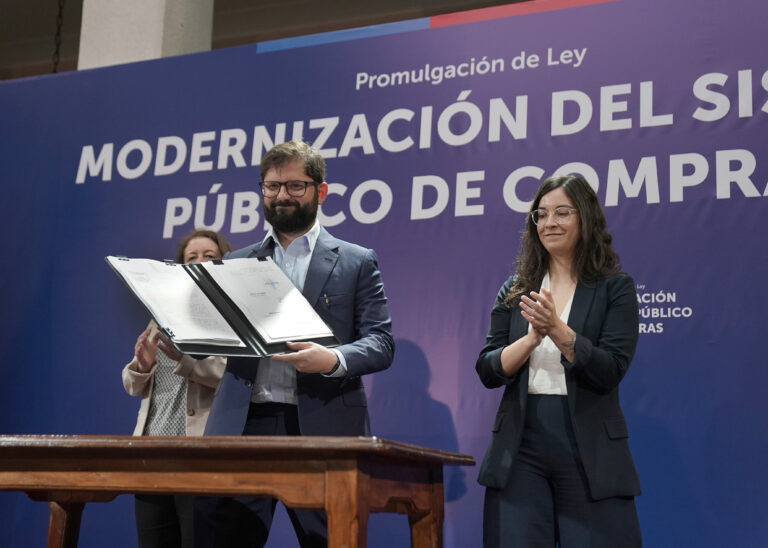 Pdte. Boric promulga Ley de Modernización del Sistema Público de Compras: Estos son sus ejes principales
