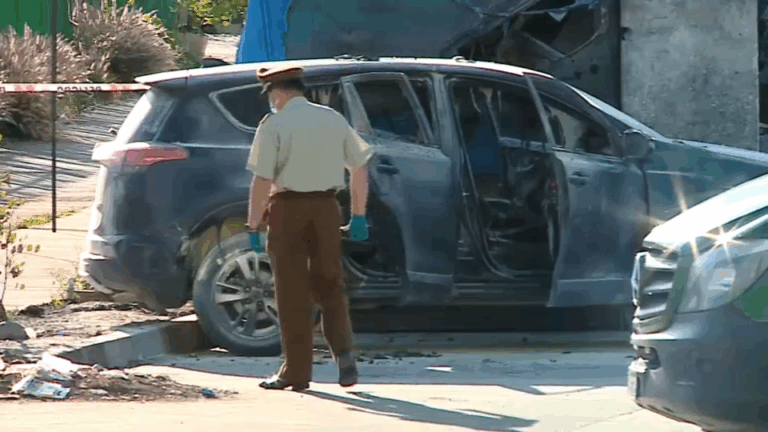 Desconocidos incendiaron camioneta cerca de Santiago 1: Hombre fue quemado vivo al interior del vehículo