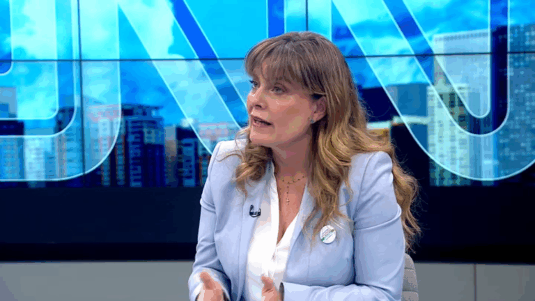 Subsecretaria Gabriela Elgueta explica criterios y métodos para identificar condiciones habitacionales reveladas por Casen