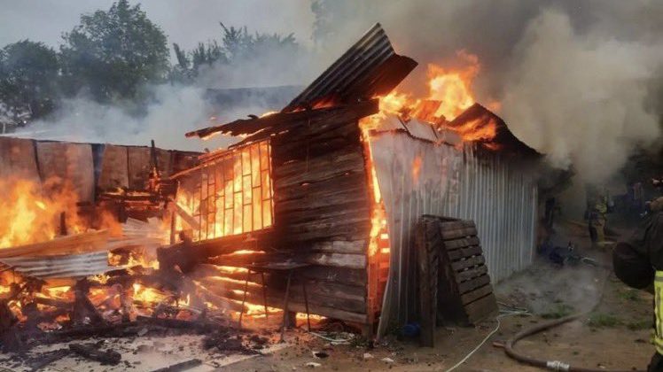 Vecinos de Coronel denuncian condiciones inhumanas tras fatal incendio que dejó 14 fallecidos