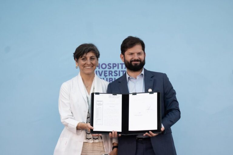 Pdte. Boric promulgó ley que integra Hospital Clínico de la Universidad de Chile a la Red Pública de Salud