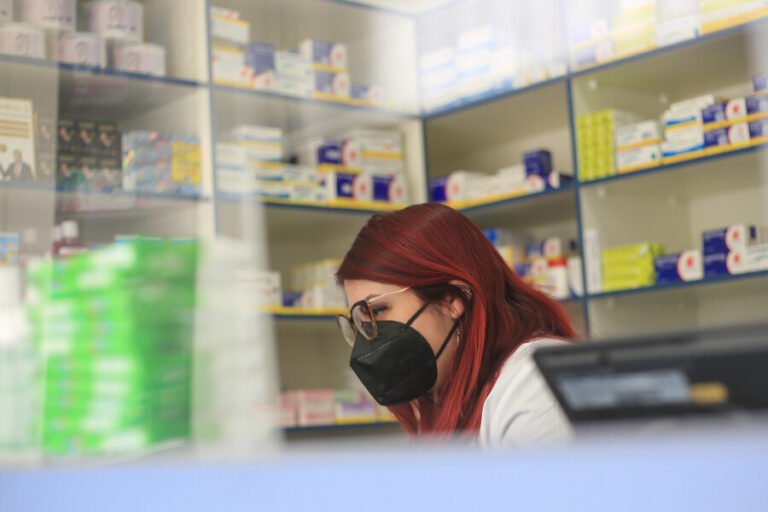11 fármacos de salud mental bajarán sus precios por Ley Cenabast: Revisa cómo encontrar medicamentos más baratos