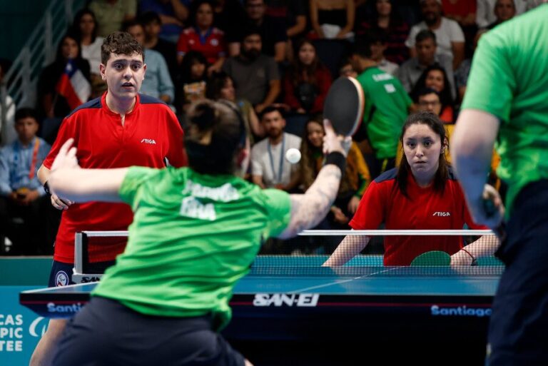 ¡Otro oro para Chile! Florencia Pérez e Ignacio Torres reciben una nueva medalla tras remontada en el tenis de mesa