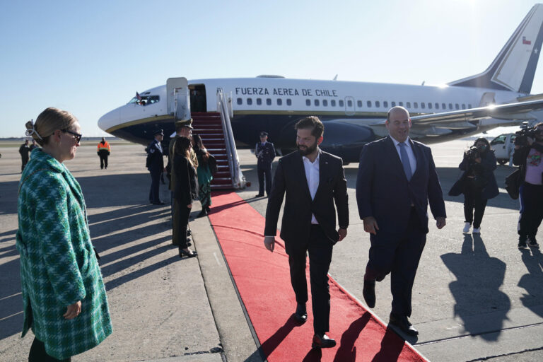 Pdte. Boric aterriza en Estados Unidos para reunirse con Biden en la Casa Blanca y participar en la Cumbre APEP
