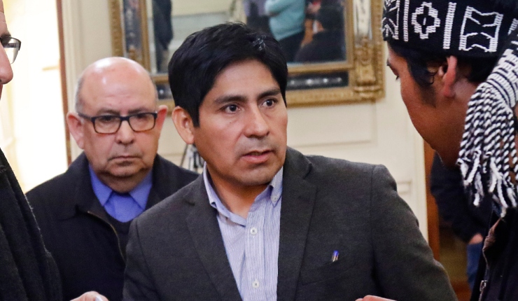 Alcalde de Renaico se entregó a la justicia tras estar 9 días prófugo: Querellantes acusan privilegios en su detención