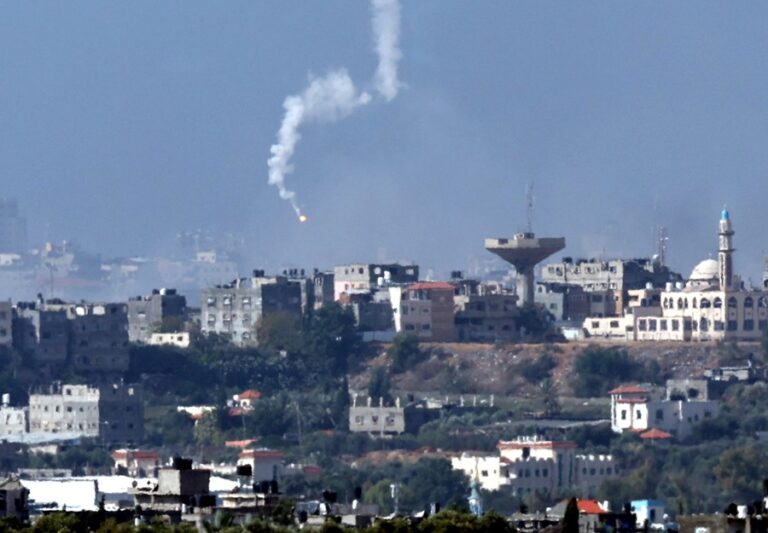 La ONU dice que 137 camiones de ayuda fueron descargados en Gaza en el primer día de la tregua