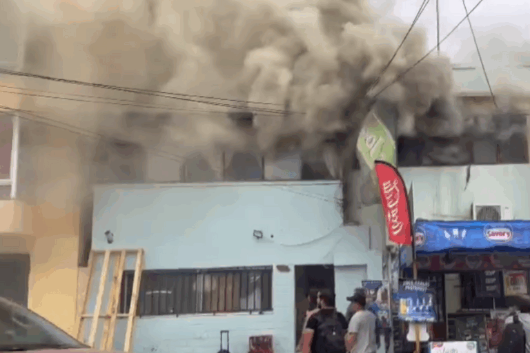 Niño de ocho años murió durante incendio que afectó a dos viviendas de Antofagasta