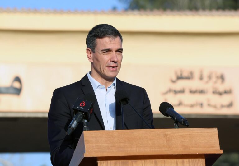 Tras críticas de Israel: Pedro Sánchez dice que condenar las muertes en Gaza no es “ideología”, sino “humanidad”
