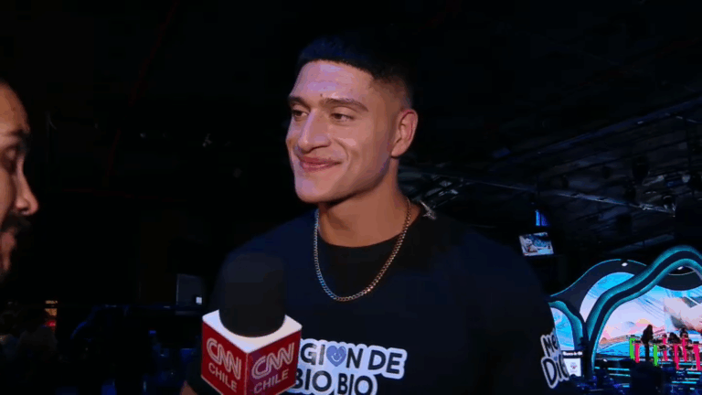 Sammis Reyes revela que viajará a reunión con la WWE tras recibir oferta para convertirse en luchador