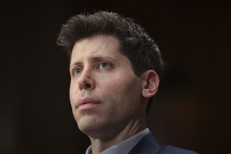 Sam Altman, cofundador de ChatGPT, regresa como CEO de OpenAI: Microsoft obtiene puesto sin derecho a voto en la junta