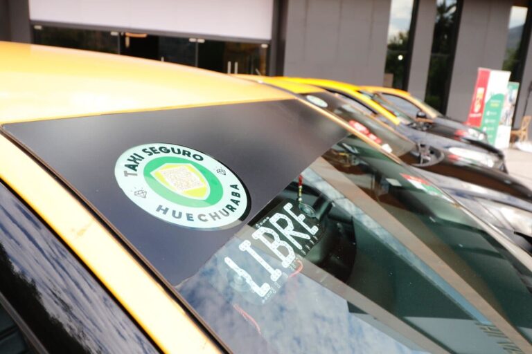 Taxi Seguro: Lanzan iniciativa preventiva de traslados nocturnos en Huechuraba ante alza en delincuencia