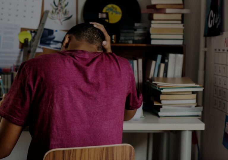 ¿Cómo afecta la transición del colegio a la universidad en la salud mental de los estudiantes?