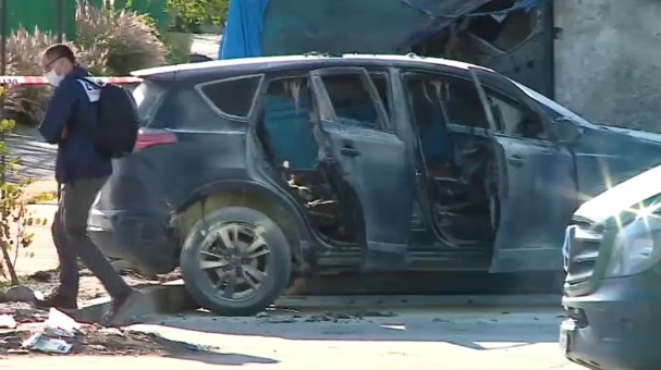 Murió hombre que fue quemado al interior de su auto cerca de la cárcel Santiago 1
