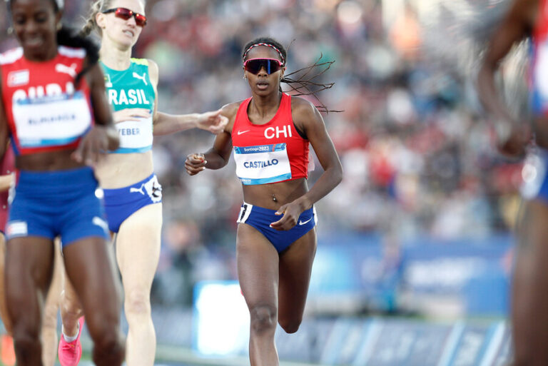 Atleta Berdine Castillo acusó insultos de técnico y hostigamiento de Ximena Restrepo para dejarla fuera de competencia 4x400